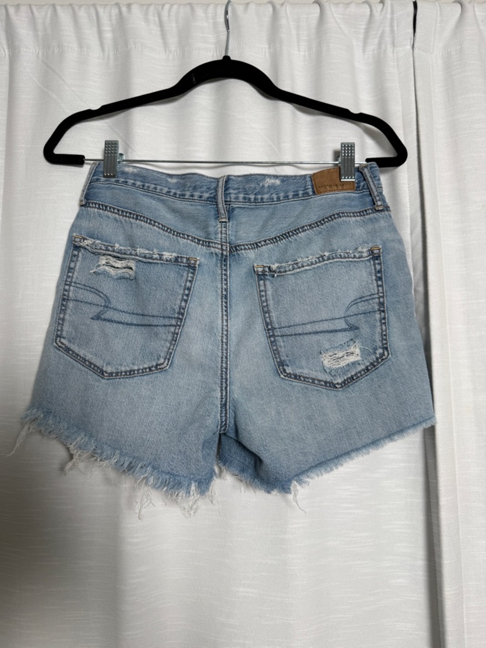 American Eagle Distressed Denim Shorts Light Wash Frayed Hem | Size 4 - Picture 10 of 14